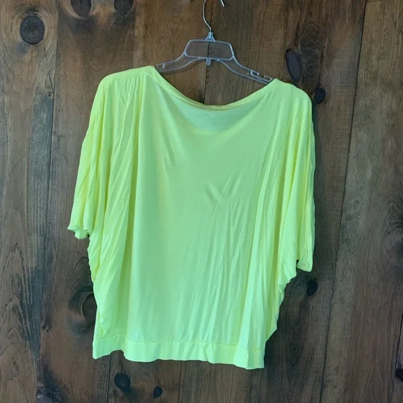 Lightweight bat sleeve t-shirt - Picture 2 of 3